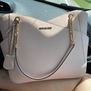 Michael Kors Purse!!